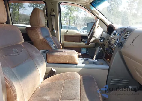 2006 Ford F-150 Lariat/Xlt z USA, uszkodzony, nr VIN 1FTPW12V86KC38915